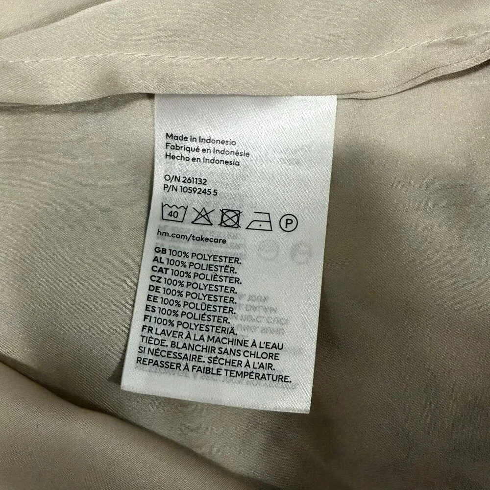 H&M Flowy Tie-Neck Blouse - Picture 7 of 7